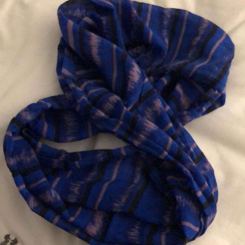 American Eagle Blue/Purple Infinity Scarf